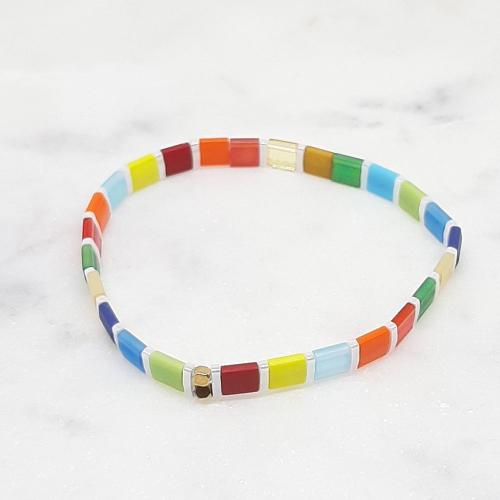 Bracelet élastique orné de perles Miyuki multicolores plates